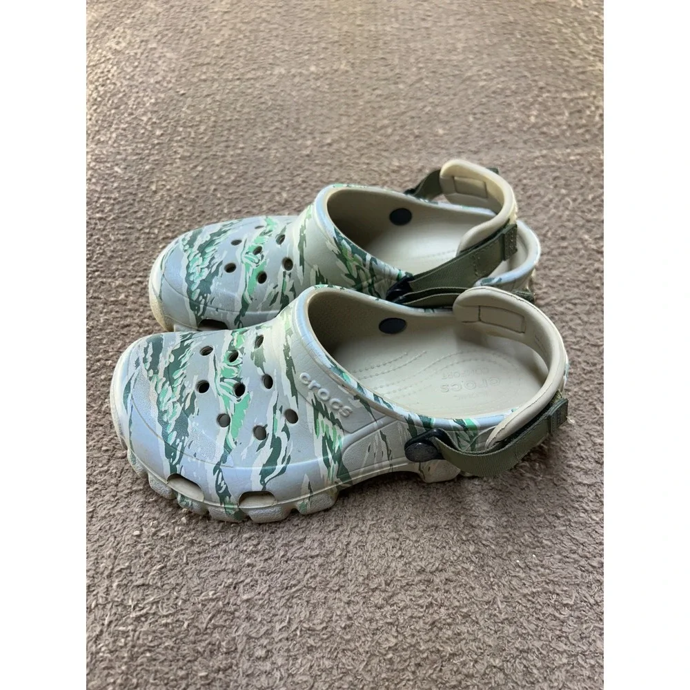 Crocs Classic All-Terrain Clogs Tiger Stripe Camo Green Tan Mens 5 Womens 7